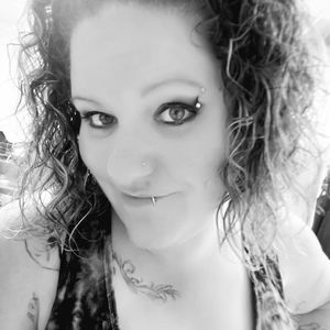 Meet your Posher, Dena